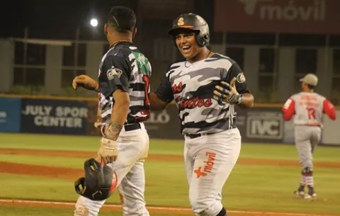 Los Santos gana y pone contra las cuerdas a Coclé en la final del juvenil