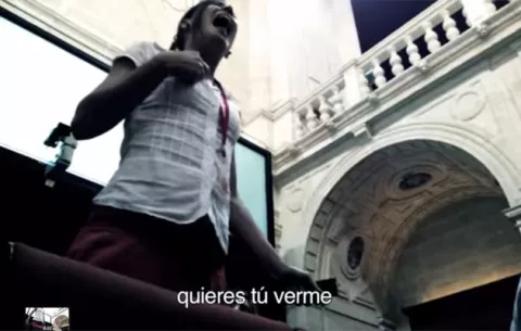 VIDEO Protesta única de cante flamenco interrumpe parlamento en España