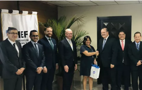 Directores del FMI se reúnen con empresarios y ministra de economía