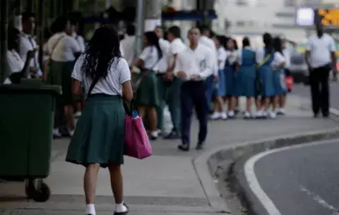 Más de 50 mil estudiantes harían reválidas del Meduca