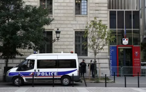 Cuatro muertos en el ataque con cuchillo contra policías en París