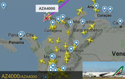 En pocos minutos aterrizará el vuelo donde viaja el papa Francisco; miles de feligreses lo esperan