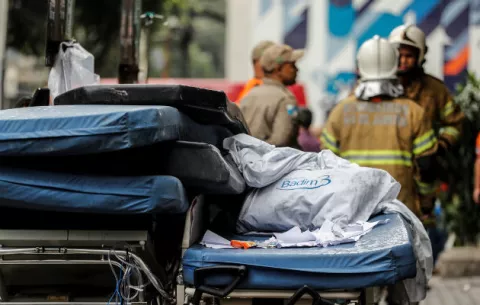 Un incendio en un hospital de Río deja diez muertos y un centenar de evacuados