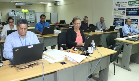 Despidos en el Gobierno suman, hasta ahora, 2 mil según la Fenasep