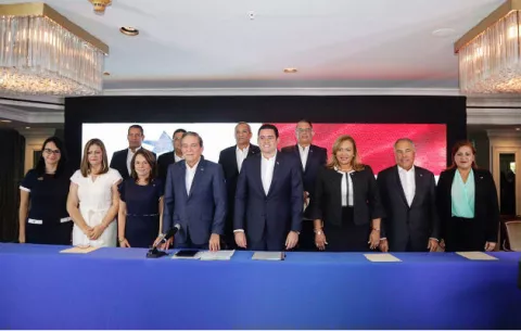 Se abre debate sobre la conveniencia o no de crear nuevos ministerios