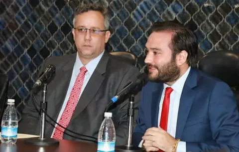 Diputado independiente propone que todos los funcionarios presenten declaración de bienes