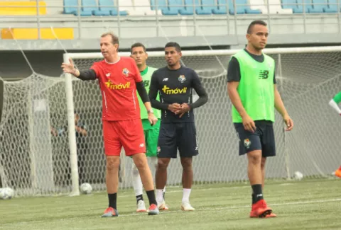 ¡Confirmado! Gary Stempel estará en el banquillo de Panamá ante Estados Unidos