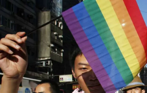 Gay demanda a clínica por terapia para curar homosexualidad en China