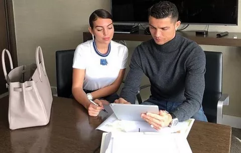 Cristiano Ronaldo pone a 'trabajar'  a Georgina Rodríguez