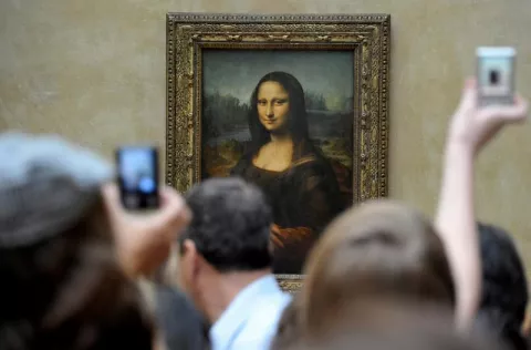 La Mona Lisa cambia de sala en el Museo del Louvre