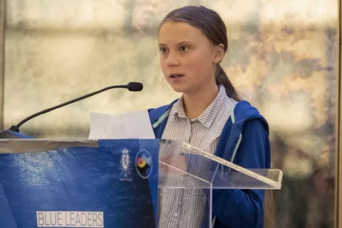 Vinculan a la joven activista Greta Thunberg con grandes consorcios y grupos poderosos