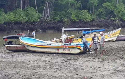 Se llevan una lancha completa del puerto de Guararé