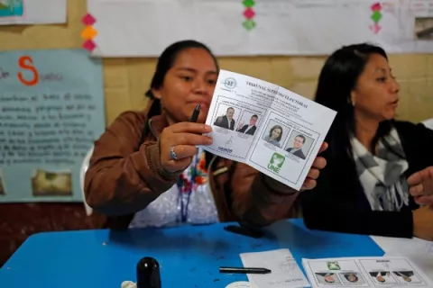 Jimmy Morales ve migración y desnutrición como prioridad para futuro Gobierno