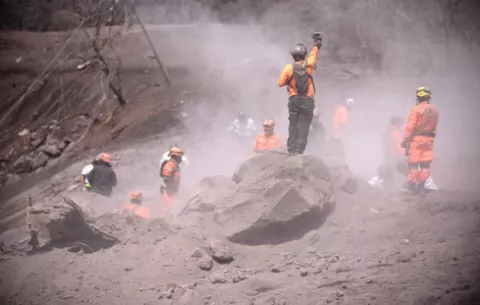 Alertan del riesgo de una nueva erupción del Volcán de Fuego de Guatemala
