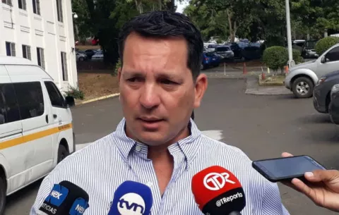 Suspenden audiencia contra Guillermo Ferrufino por incapacidad de su abogado defensor 