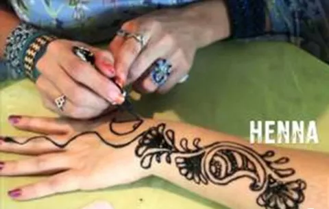 Disfrutaron del danza árabe y henna en Panamá