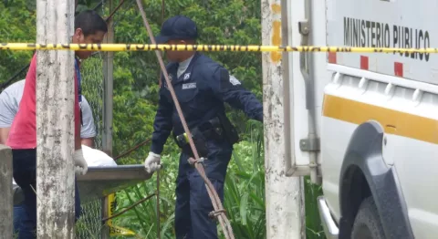 Hallan muerto a un hombre con múltiples heridas cerca de un centro de diversión