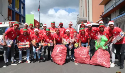 Selección Sub 20 de Panamá entregó regalos en el Hospital del Niño