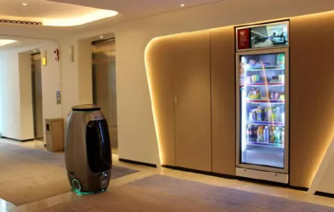 Hoteles del futuro: robots en el servicio de habitaciones y puertas sin llave