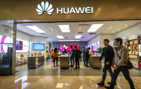 Google suspende negocios con Huawei