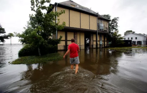 Barry se debilita a su paso por Luisiana, pero sigue la alerta por las inundaciones