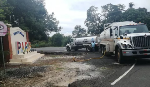 Obstrucción con materia vegetal deja sin agua potable al distrito de Parita