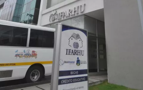 IFARHU reprograma entrega de Beca Universal 