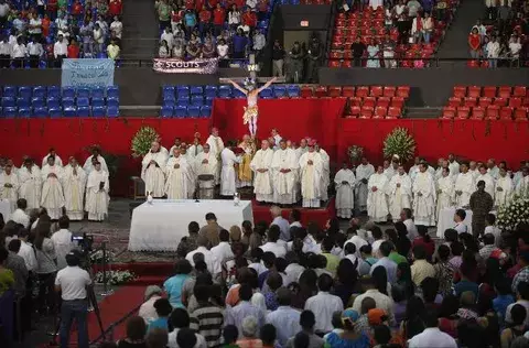 "Iglesia católica repudia campaña sucia en torneo electoral"