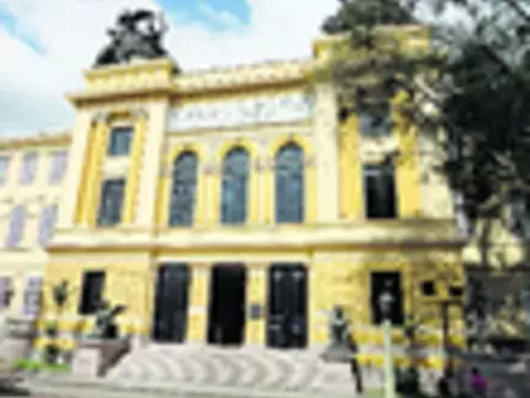 Denuncian que estudiantes no aparecen en la lista de graduandos 