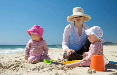 Tips para cuidar a sus pequeños del sol a toda hora