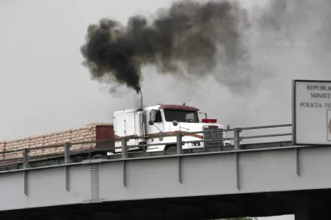 Emisiones de humo pueden elevar el colesterol