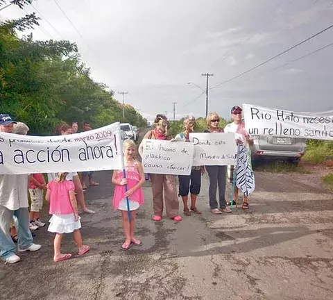 Turistas y residentes en áreas de playa exigen la mudanza del vertedero 