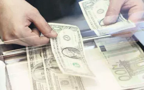 Ideologías evitan salir de la crisis económica 