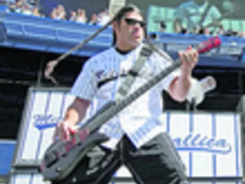 Bajista de Metallica se muestra orgulloso por haber participado en el  homenaje a Mariano Rivera 