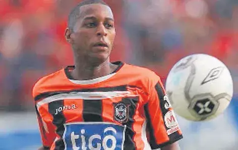 Basil debuta con doblete  en Once y “Yuyu” Muñoz anota en Águila  