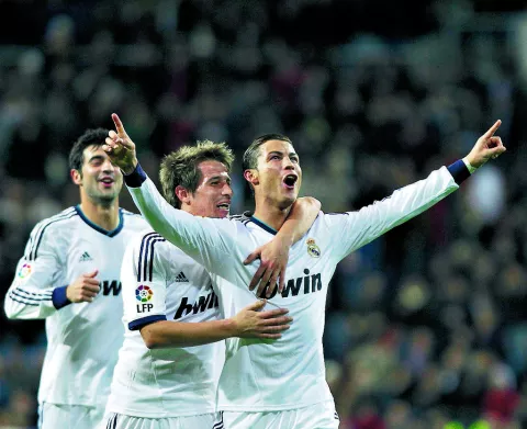 Clásico europeo entre dos colosos del fútbol mundial 