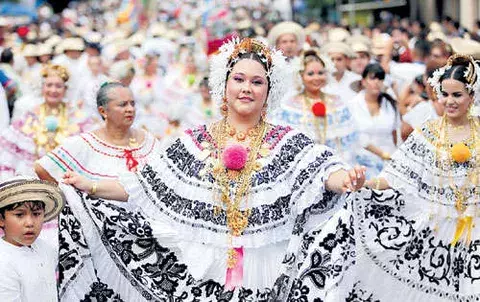  Mil Polleras: lujo y otras cosas más 