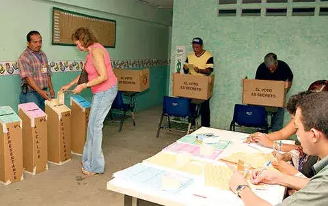TE oficializa   cantidad  de firmas para convocar la    Asamblea constituyente 