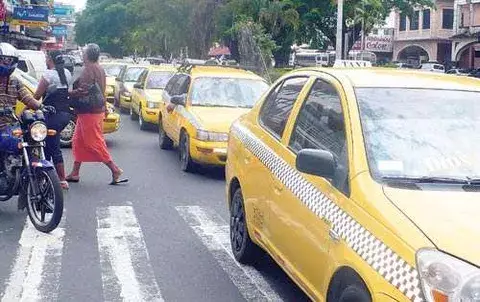 Taxistas colonenses repudian medida de la ATTT 