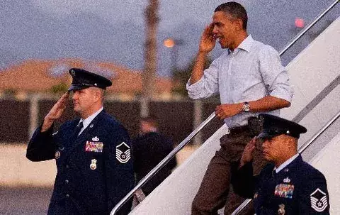 Obama agradece a las tropas su servicio y sacrificio en su mensaje navideño