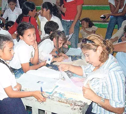 Huelga de docentes no suspenderá el pago de las Becas Universales 