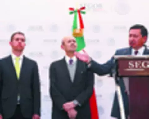 Autodefensas dan la bienvenida a comisionado especial para Michoacán 
