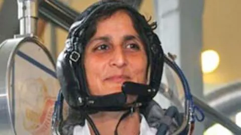 Astronautas de la EEI realizarán caminata extra para reparar una fuga