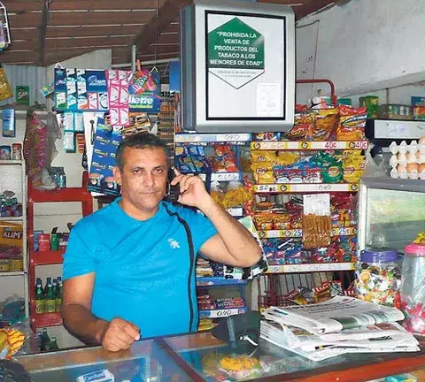 Moradores de El Ejido llevan dos meses sin el servicio telefónico 