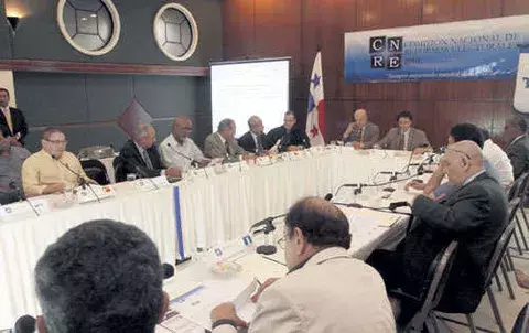 Se mantiene polémica por reformas 