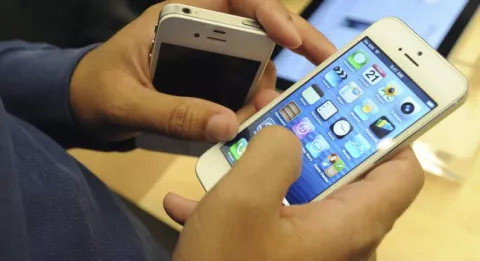 Un cargador falso de iPhone pudo causar la electrocución de una joven china