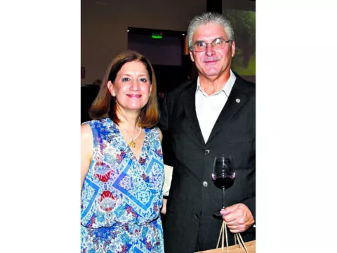 Reconocimiento a trayectoria profesional con el Trébol de la Excelencia