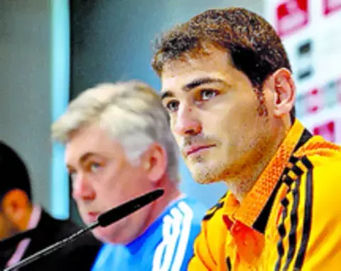 Casillas cree que Aragonés cambió la historia del fútbol español 