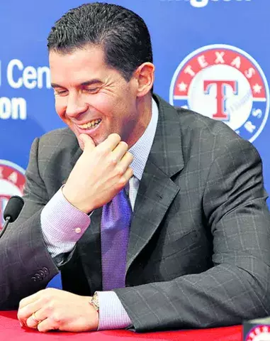 Michael Young anunció su retiro 