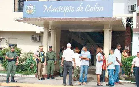 Colonenses esperan  empleos con los nuevos  impuestos 